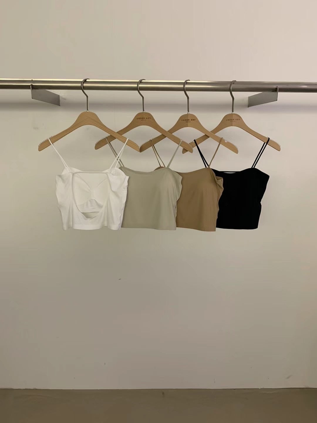 ♔ 皇牌 ۰ 親膚露背Bra Top